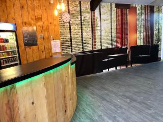 Salon de Manucure Wellness Center 0