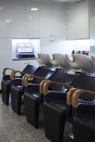 Salon de Manucure DESSANGE 0