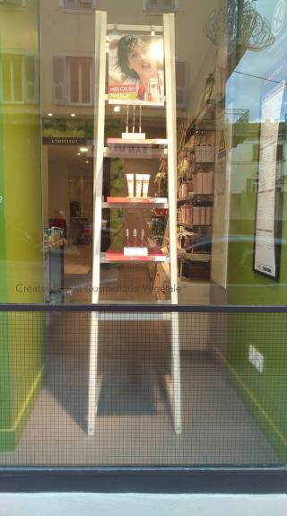 Salon de Manucure Yves Rocher 0