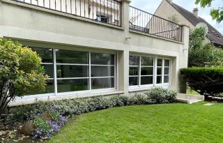 Salon de Manucure INSTANT INFINI Beauté et Bien-être - drainage lymphatique type Renata França 0