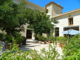 Salon de Manucure Ancienne Abbaye de Franquevaux 0