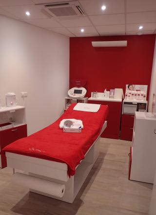 Salon de Manucure Institut Guinot 0