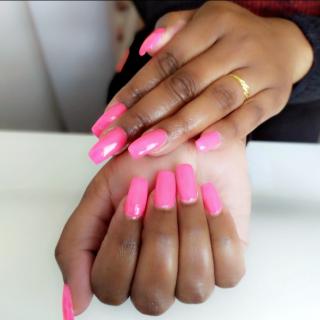 Salon de Manucure M'toi 0