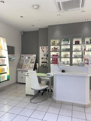 Salon de Manucure Institut de Beauté Esthedel 0