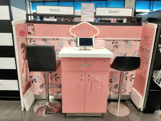 Salon de Manucure Benefit BrowBar Bar à Sourcils 0