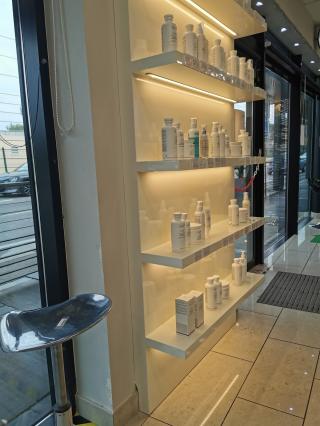 Salon de Manucure Salon de Coiffure et Institut de Beauté - L'Espace EstHair La Seyne-sur-Mer 0