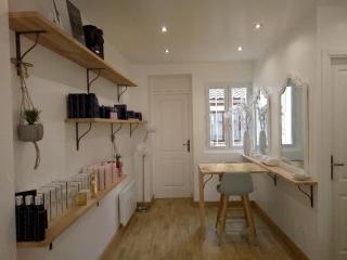 Salon de Manucure Elles & Moi SARL 0