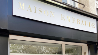 Salon de Manucure Institut Maison Emeraude Formations | Maquillage semi permanent | Extensions de cils 0