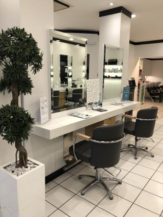 Salon de Manucure DESSANGE - Coiffeur Epinal 0