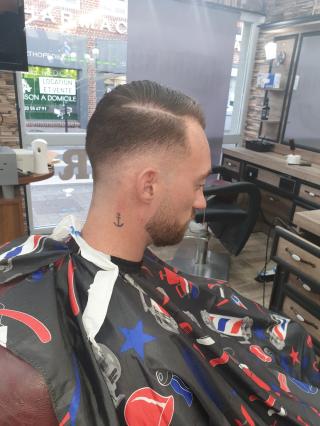 Salon de Manucure Le Salon Des Artistes 0