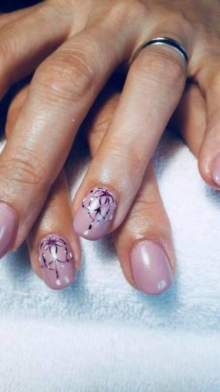 Salon de Manucure Le Temps d'un Instant 1