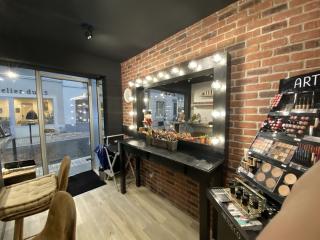 Salon de Manucure M&Vous bar à beauté 1