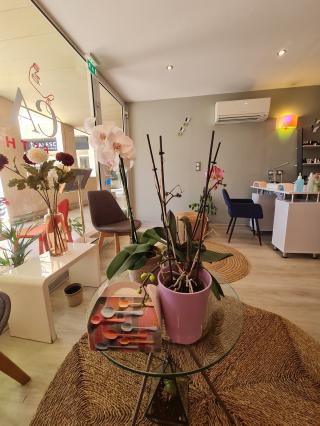 Salon de Manucure Candy esthétique extension cils epilation laser hommefemme microblading maquillage permanent vernis semiper soins visage 1