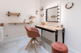 Salon de Manucure Le Carré Coiffure 0