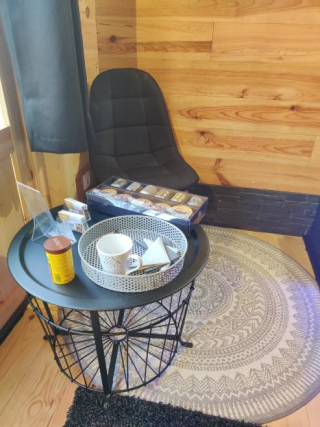 Salon de Manucure Eau Fish Spa 2