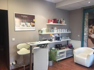 Salon de Manucure O P'tits Soins L' Institut 0