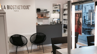 Salon de Manucure BALATA Salon De Coiffure 0