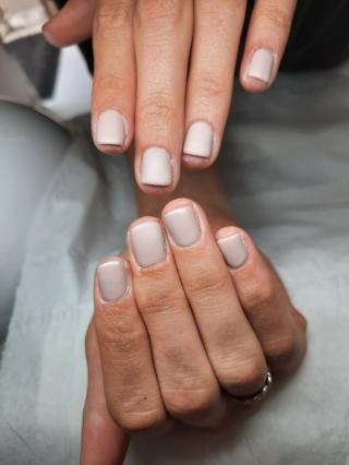 Salon de Manucure Fiori e machja 0