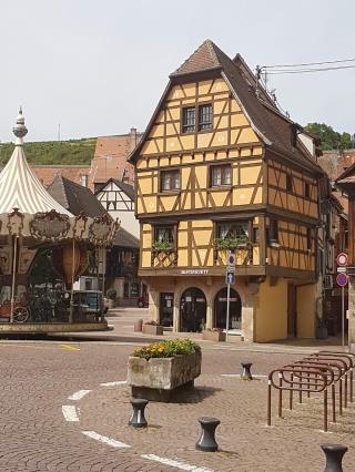 Salon de Manucure Yves Rocher 0