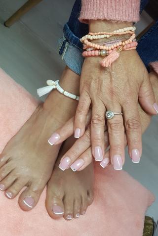 Salon de Manucure L'Onglerie D'Amélie 0