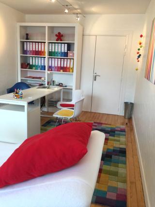 Salon de Manucure Cabinet de luxopuncture et de reflexologie plantaire Géraldine Asselin 0