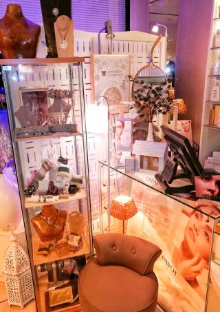 Salon de Manucure Institut de Beauté Delphine S 0