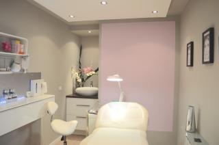 Salon de Manucure EGERY STUDIO maquillage permanent- centre anti âge. 0