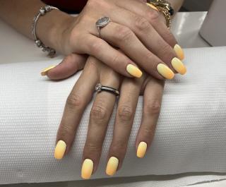 Salon de Manucure Des ongles au regard ! 0