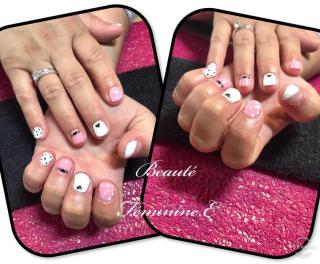 Salon de Manucure Beauté féminine 0