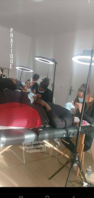 Salon de Manucure Fatiha beauty Academy salon de beauté, fournisseur produits pour extension de cils et centre de formation agré 0