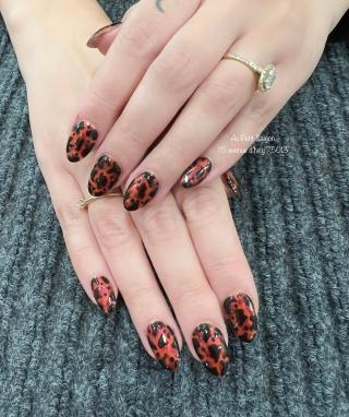 Salon de Manucure Au Petit Saigon 0