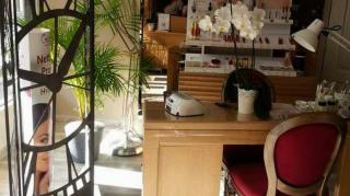 Salon de Manucure Institut Guinot 0