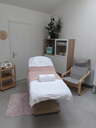 Salon de Manucure Bellis Blanche 0