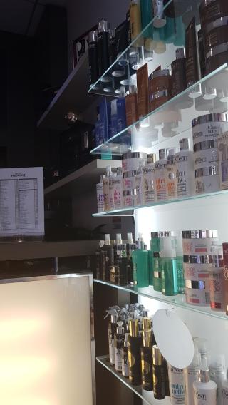 Salon de Manucure Gérard Darmon 0