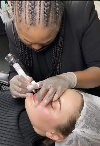 Salon de Manucure ExcellenceandJoly 0