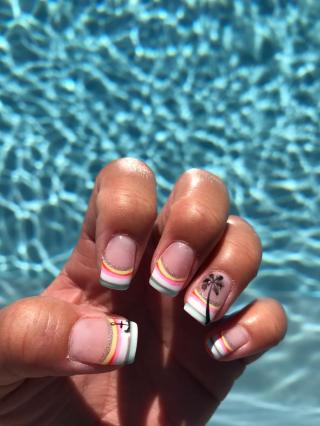 Salon de Manucure Louly Style Bar à Ongles 0