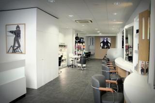 Salon de Manucure DESSANGE - Coiffeur Cholet 0