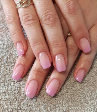 Salon de Manucure Instant Douce Heure-Chantilly 0