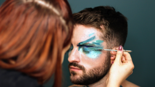 Salon de Manucure ALUISI EVA • MAQUILLEUSE PROFESSIONNELLE / PERRUQUE / COIFFURE 0