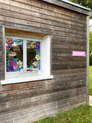 Salon de Manucure ONGLE ET BEAUTE 1