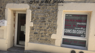 Salon de Manucure Au p’tit soin Institut de beauté 0