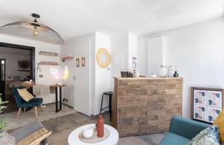 Salon de Manucure The french riviera studio 0