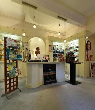 Salon de Manucure Arielle Esthétique 0