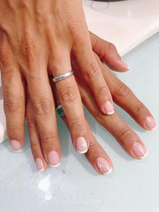 Salon de Manucure ESTHETICIENNE ET STYLISTE ONGULAIRE A DOMICILE 1