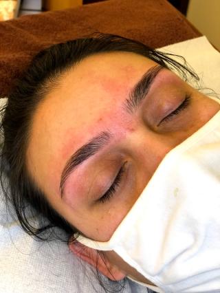 Salon de Manucure Brow & Beauty 0