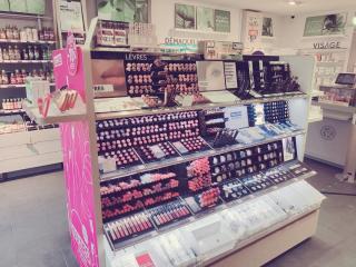 Salon de Manucure Yves Rocher 0