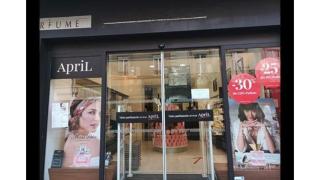 Salon de Manucure Parfumerie April Laval 0