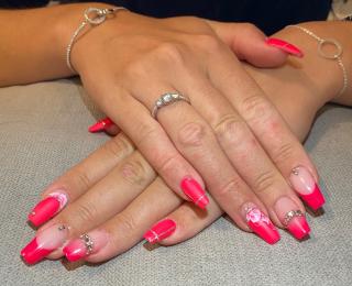 Salon de Manucure 4ever Beauty Concept Institut de beauté Le Rouret 2