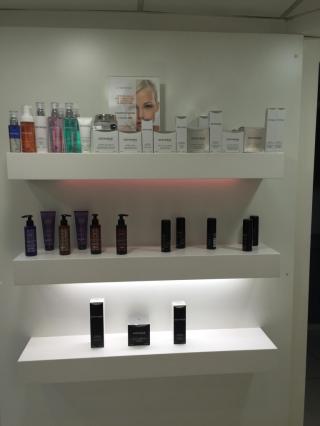 Salon de Manucure DESSANGE - Coiffeur Auxerre 0