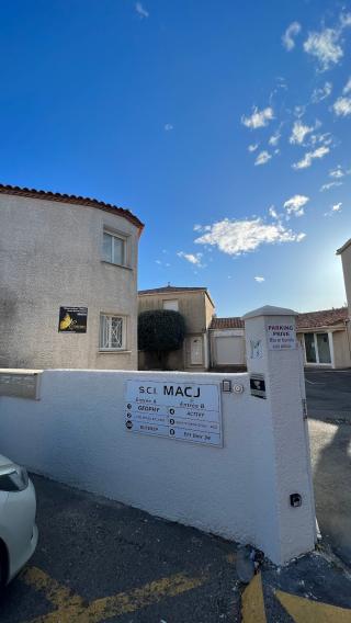 Salon de Manucure Evgeniia Russian Nail Art 0